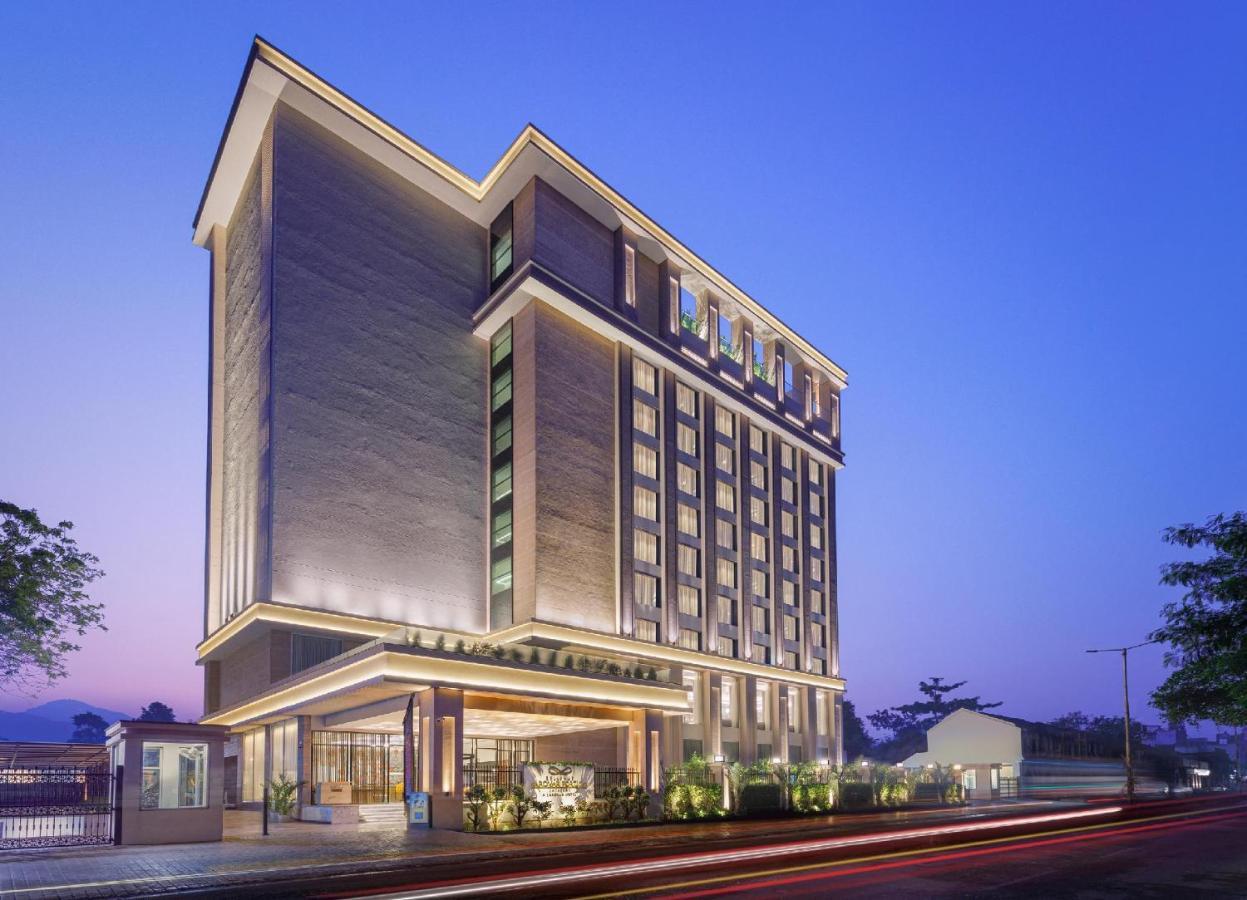 Bellevue Sarovar Premiere Джунагад Екстериор снимка