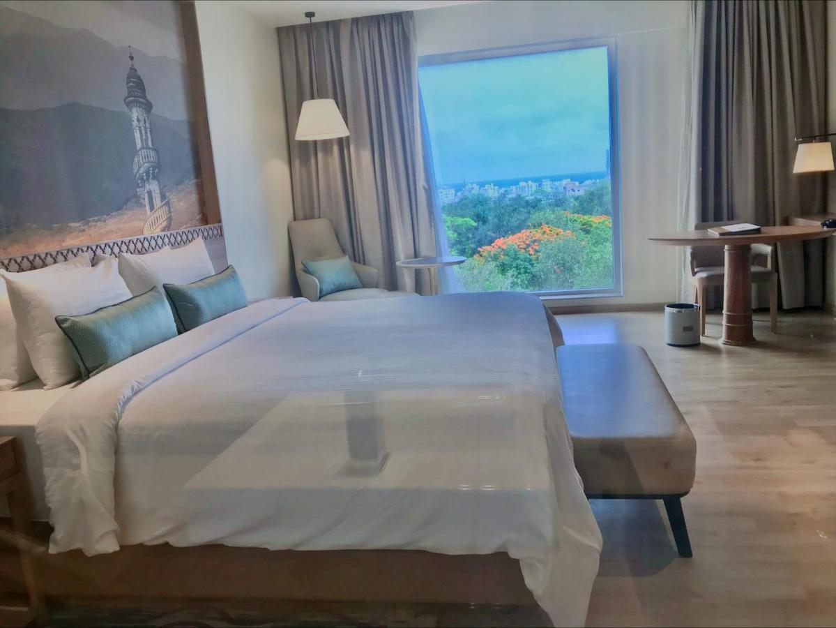 Bellevue Sarovar Premiere Джунагад Екстериор снимка