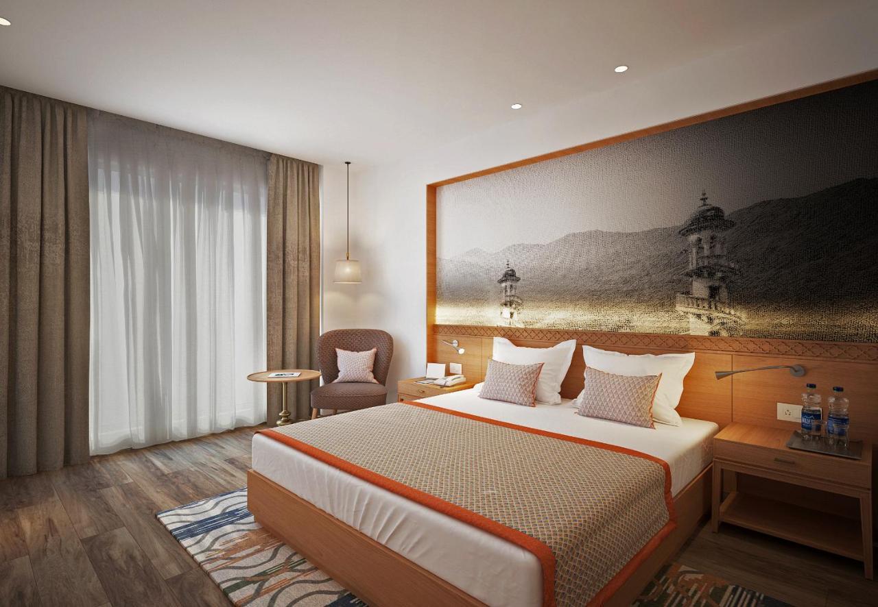 Bellevue Sarovar Premiere Джунагад Екстериор снимка